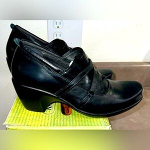NAOT NIB KISS BLACK RAVEN Booties Shoes Slipons 10 US Comfort Black Leather